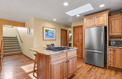 Monument House | Mountain Views | Hot Tub | Two Game Rooms