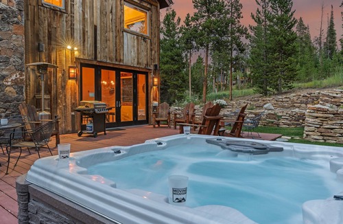 Breckenridge House | Mountain Views + Hot Tub + Pet Friendly + Ski Shuttle - Alpenglow Peaks Lodge