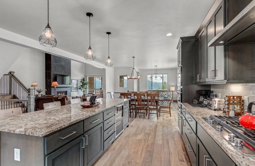 Woodmoor House | Mountain Views | Near Peak 8 | Hot Tub