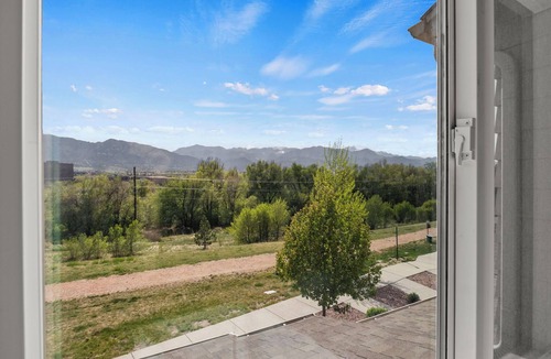 Central Colorado Springs House | Mountain Views & Modern Comfort | 10 min to Broadmoor