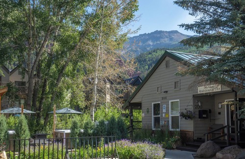Telluride Hotel | Mountainside Inn Hotel Room With Kitchenette