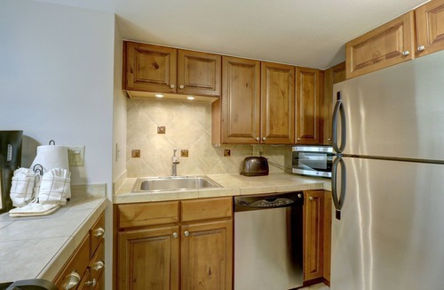 Copper Mountain Village Condo | MP410 Mountain Plaza 1BR Heart of Copper Mountain Hot Tub