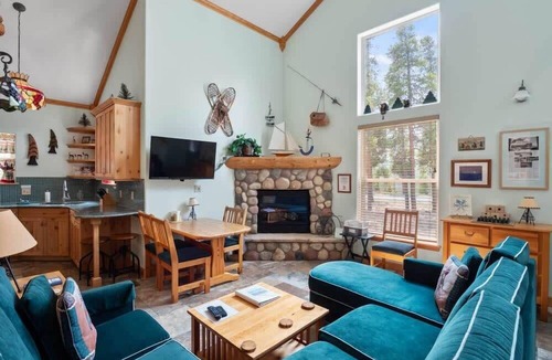 Leadville Cabin | Mt. Elbert View Cabin | Sleeps 4 | Leadville