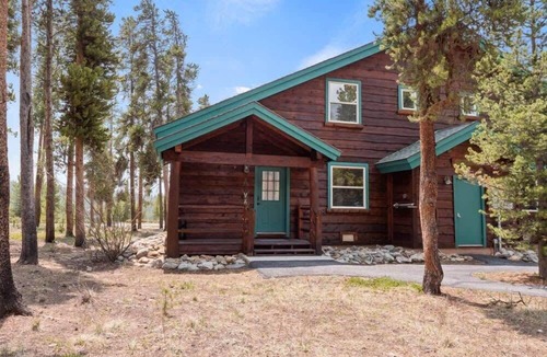 Leadville Cabin | Mt. Elbert View Cabin | Sleeps 4 | Leadville