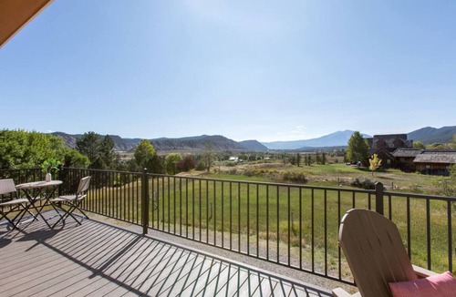 Glenwood Springs House | Mt. Sopris Vista, 360° Views, Fly Fishing!