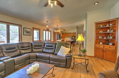 Glenwood Springs House | MTN Retreat w/Hot Tub, Dog Friendly, 7 mi 2 Skiing