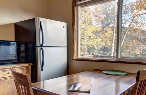 Rainbow Valley Cabin | Mueller State Park Cabin | Deck | Sleeps 6