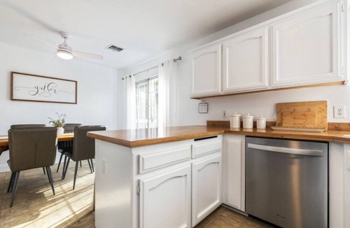 Templeton House | Mulberry Dreams+Stocked Kitchen+Backyard+Wineries