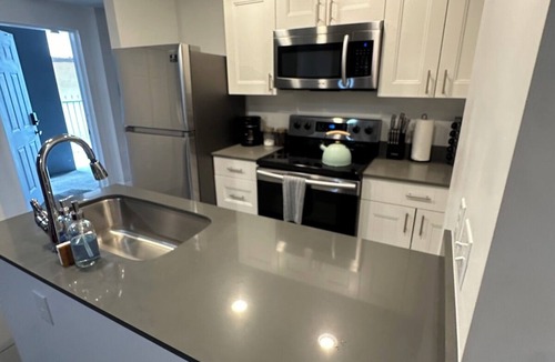 Wynwood Art District Apartment | Muse Stylish Apt 2BR/3BA w/Games Table in Wynwood!