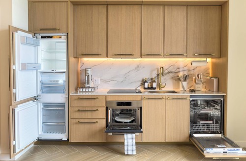 Wynwood Art District Apartment | N835 - Artistic Studio Retreat with Balcony in Wynwood