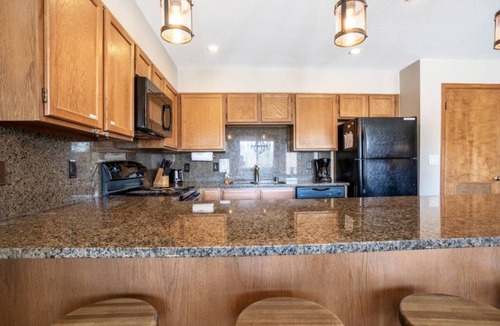 Wildernest Condo | Nature Retreat Near Trails & Resorts Hot Tub!