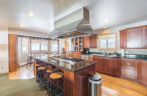 Ouray House | Near River | Great Views | Hot Tub | Pet-friendly