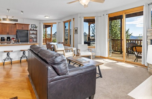 Estes Park House | Near RMNP|Hot Tub, Fireplace, Scenic Condo