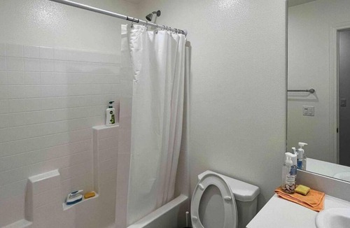 Jurupa Valley House | Near UCR 2b1b /private entrance