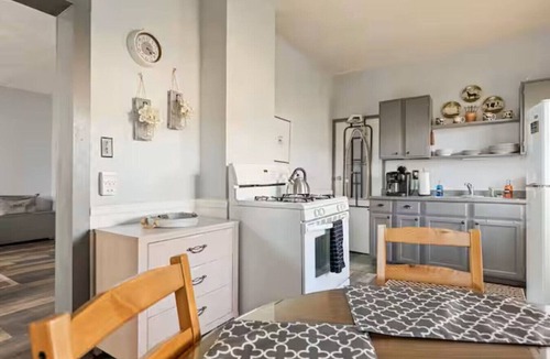 Ohio City House | NearDowntown, RockHall,Ohio city