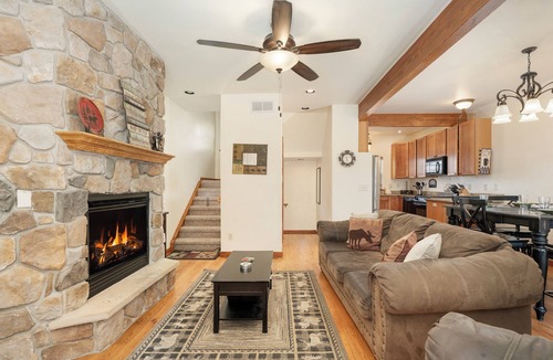 Granby House | New 3 bedroom 300 yards from Lake Granby