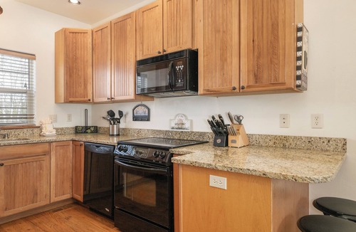 Granby House | New 3 bedroom 300 yards from Lake Granby