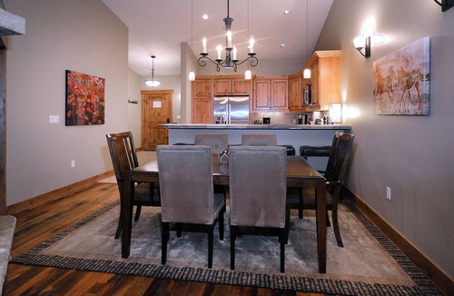 Mount Crested Butte Condo | NEW! 3 Min Walk to Lifts Hot Tub, Garage, Elevator & Epic Views
