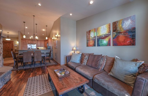 Mount Crested Butte Condo | NEW! 3 Min Walk to Lifts Hot Tub, Garage, Elevator & Epic Views