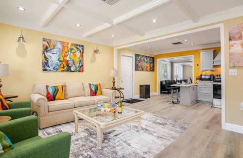 Poinsettia Heights House | NEW 3BR home with pool and tropical garden