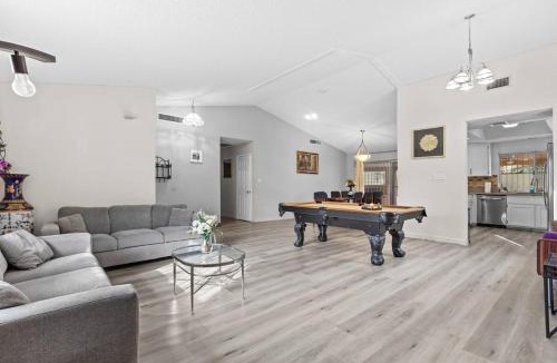 Las Vegas House | NEW 5BR Home Pool BBQ 8 min to Strip
