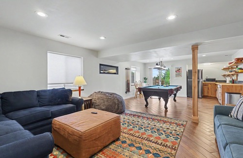Southwest Colorado Springs House | New! Broadmoor Reserve Home, Mountainside views, Deck. A-STRP-24-0585