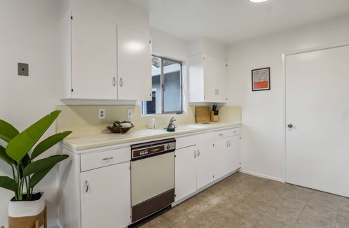 Little Branham - Rosswood House | NEW! Charming Vintage Retreat in the Heart of San Jose
