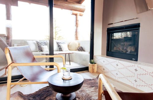 Solar Ranch House | NEW Contemporary 1 bedroom house with expansive views!