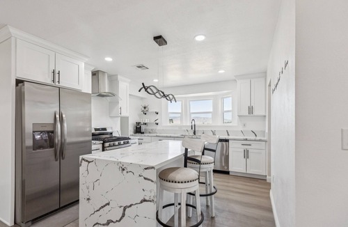 Stallion Springs House | NEW! Desert Mountain Escape with Private Hot Tub (A)