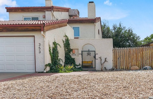 The Ridges House | NEW! Fairway Desert Vista-Valley Views Next to Golf