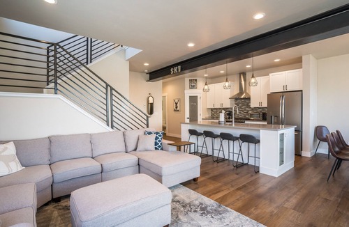 Steamboat Springs House | New Family-Friendly Home Overlooking Fox Creek, Large Deck & Cozy Furnishings