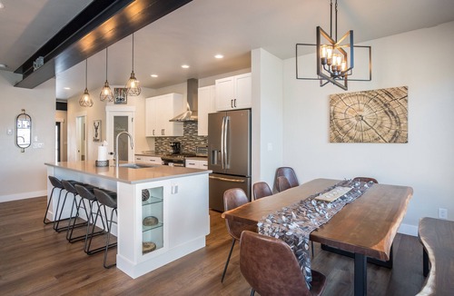 Steamboat Springs House | New Family-Friendly Home Overlooking Fox Creek, Large Deck & Cozy Furnishings