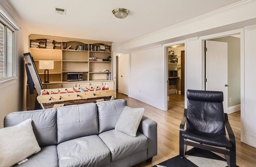 Park East Apartment | New Listing! Charming Apartment- Fireplace/Grill/Patio/Yard/Foosball