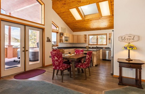 Pagosa Springs Cabin | New Listing! Hot tub, great mountain views, near Hatcher Reservoir
