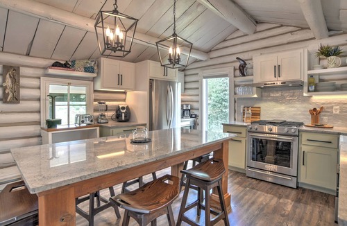 Creede House | New Listing! Luxury Mtn Cottage | River and Mtn Views | Expansive Deck