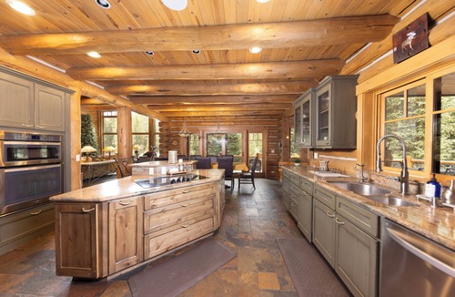 Breckenridge House | NEW LISTING! Luxury log home, nearby shuttle, hot tub, game tables, several sound systems, views!