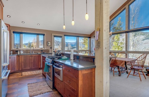 Mount Crested Butte House | *New Listing* Mountain Home with Panoramic Views and short walk to the slopes
