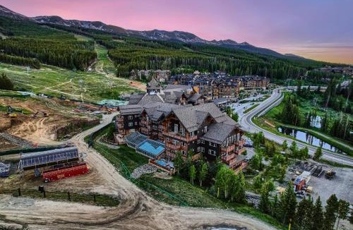 Peak 8 Apartment | NEW LISTING! One Ski Hill Escape condo