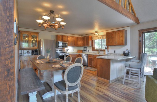 Creede House | New Listing! Quiet Mtn Cabin | River and Mtn Views | Expansive Deck