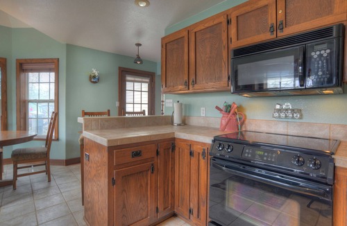 Creede Apartment | New Listing! Roseview Loft at Dusty Rose Inn | Main Street Creede |