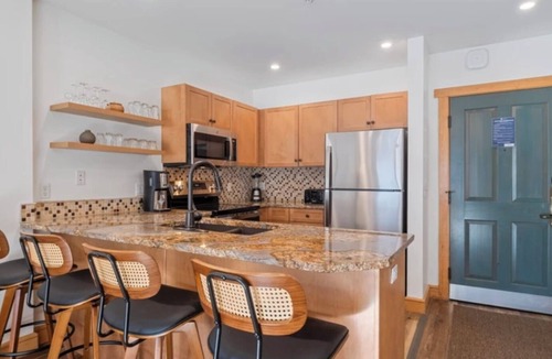 Copper Mountain Condo | New Listing! Stylish new design, ski in/out. Watch World Cup, view golf course!