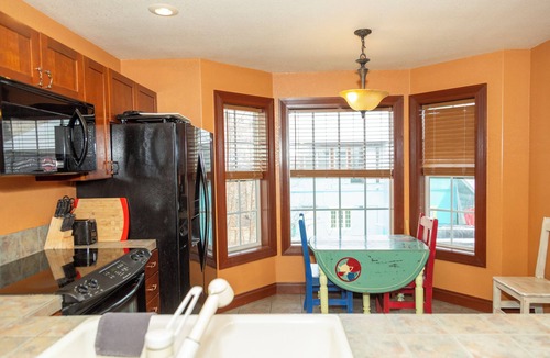 Creede House | New Listing! The Dusty Rose Inn | Victorian-Style | Main St Stay