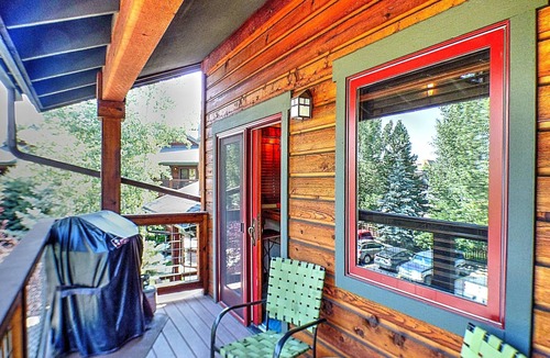 Steamboat Springs Condo | ⭐️ New Listings ⭐️ Updated LOFT + Gas Fireplace