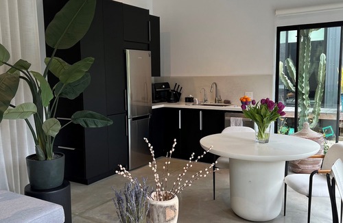 El Segundo Apartment | New! Luxe Home & Garden -Quiet, Safe, Private, Beautiful+Walk to Cafes & Beach!