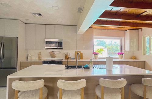 North Central Hollywood House | New Luxury Waterfront Villa - Pool Beach Casino