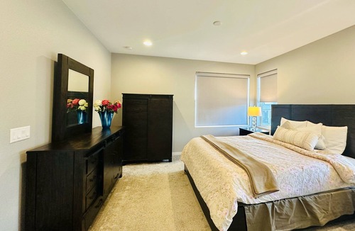 Westridge House | New Modern Home.10 Guests. CO-470 in 2-mins