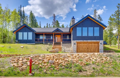 Granby House | New Modern Mountain Retreat with Level 2 EV Charger