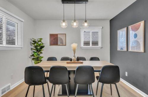 Berea House | NEW! Modern Retreat Near CLE-Game Room-Renovated