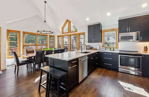 Beaver Creek House | New Modern Townhome by InvitedHome | Deck, BBQ, Hot Tub, Walk to Village