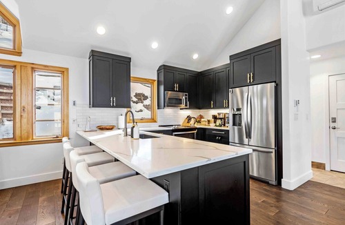Beaver Creek House | New Modern Townhome by InvitedHome | Deck, BBQ, Hot Tub, Walk to Village